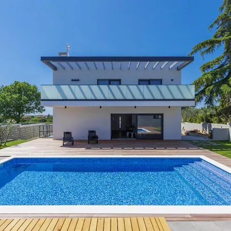 Dora By Interhome *