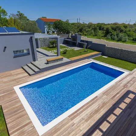 Dora By Interhome * Pula