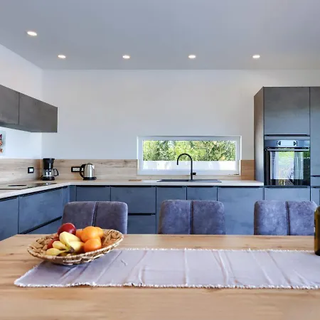 Сasa de vacaciones Dora By Interhome Pula