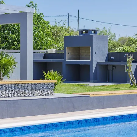 Dora By Interhome Pula